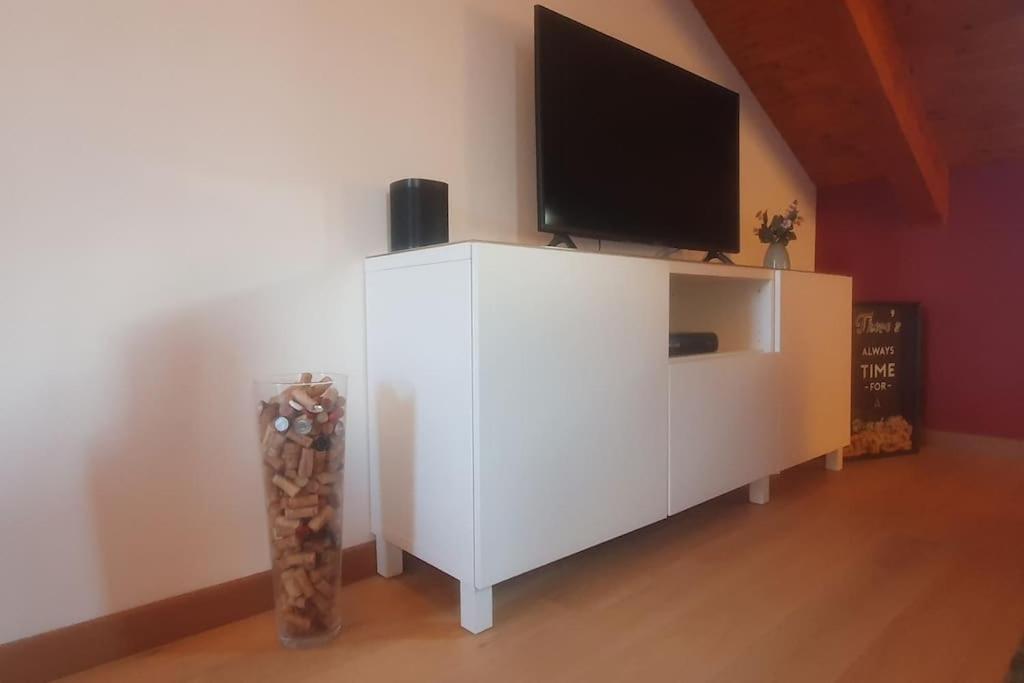 Charming 2.5Room Flat In Center Of Monforte dʼAlba Dış mekan fotoğraf