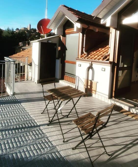 Charming 2.5Room Flat In Center Of Monforte dʼAlba Dış mekan fotoğraf
