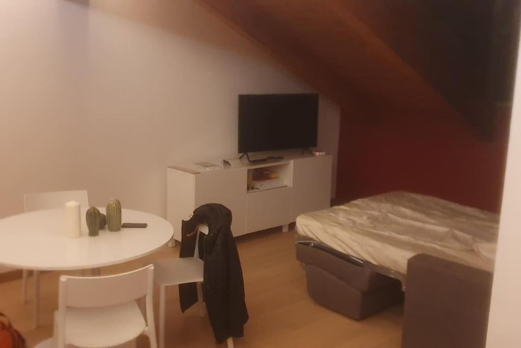 Charming 2.5Room Flat In Center Of Monforte dʼAlba Dış mekan fotoğraf