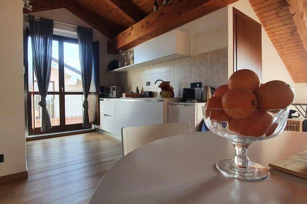 Charming 2.5Room Flat In Center Of Monforte dʼAlba Dış mekan fotoğraf