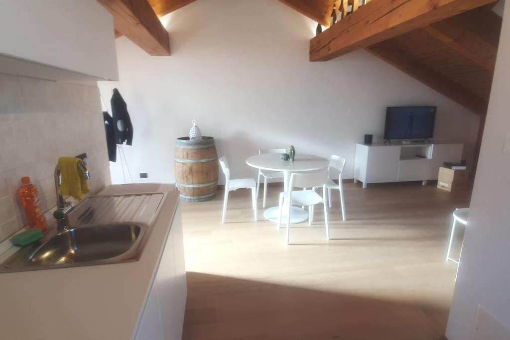 Charming 2.5Room Flat In Center Of Monforte dʼAlba Dış mekan fotoğraf