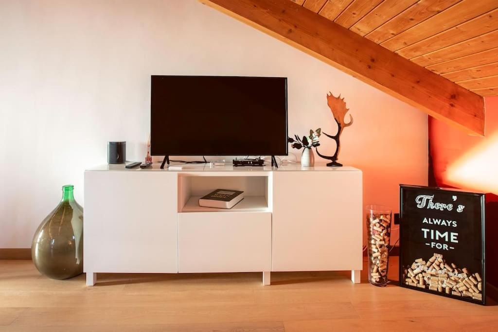 Charming 2.5Room Flat In Center Of Monforte dʼAlba Dış mekan fotoğraf