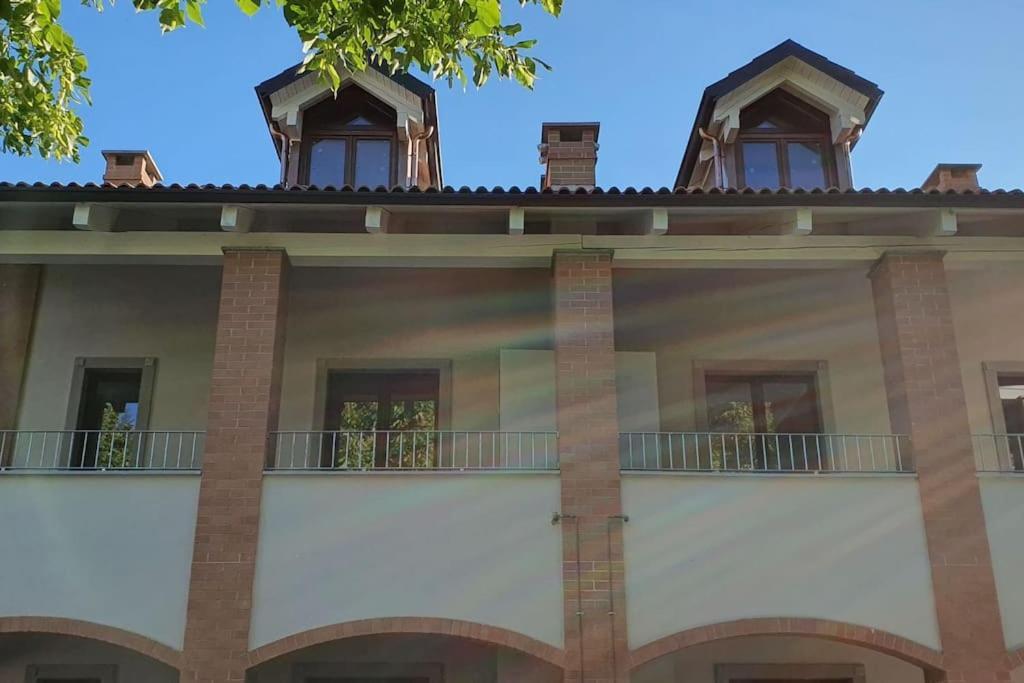 Charming 2.5Room Flat In Center Of Monforte dʼAlba Dış mekan fotoğraf