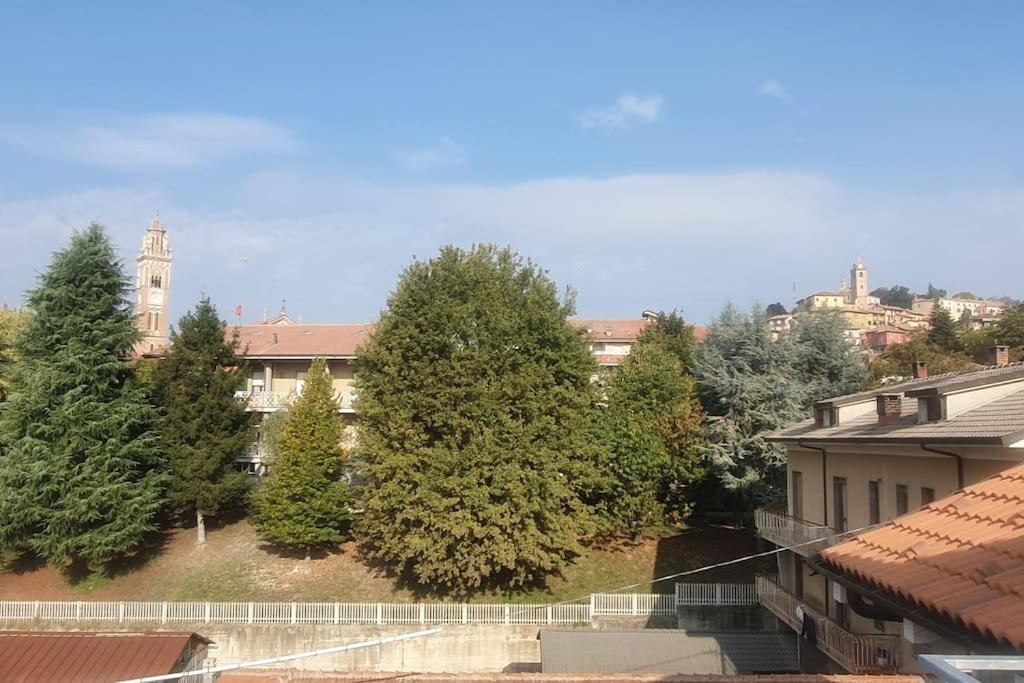 Charming 2.5Room Flat In Center Of Monforte dʼAlba Dış mekan fotoğraf